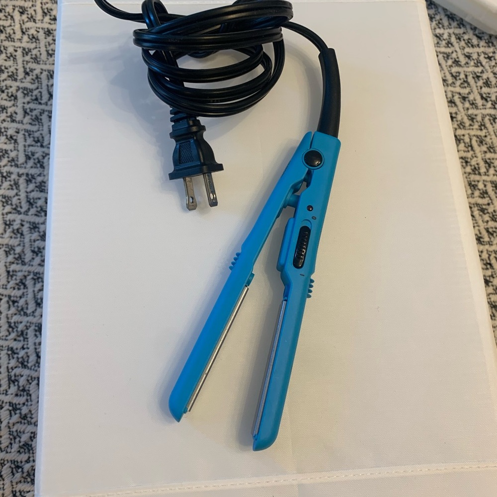 Mini Flat-iron, Blue, Great for Travel